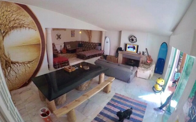 7 Waves Surf Hostel