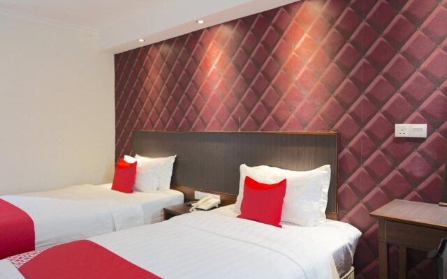 OYO 43987 Season Inn