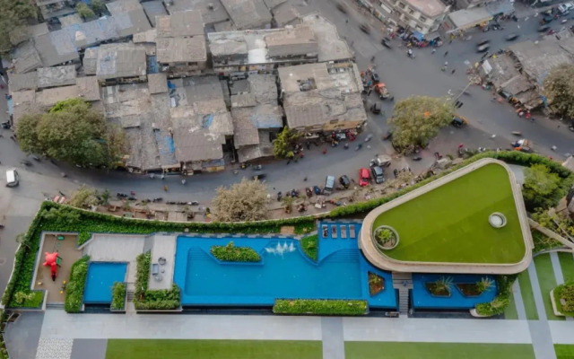 OYO 30597 Pleasant Apartment Malad East