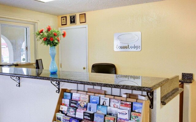 Econo Lodge San Marcos University Area