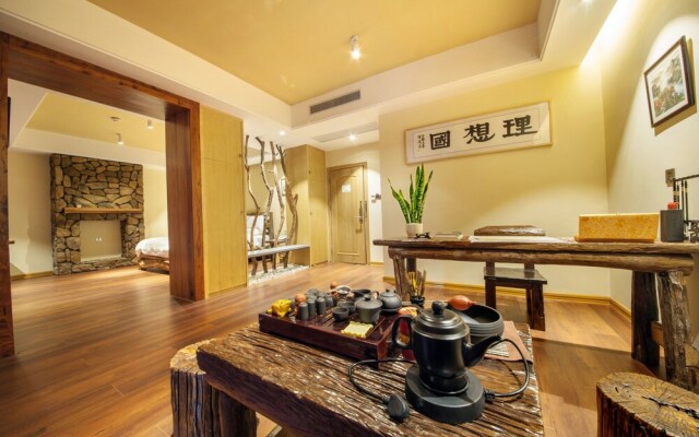 Oriental Platonic Inn