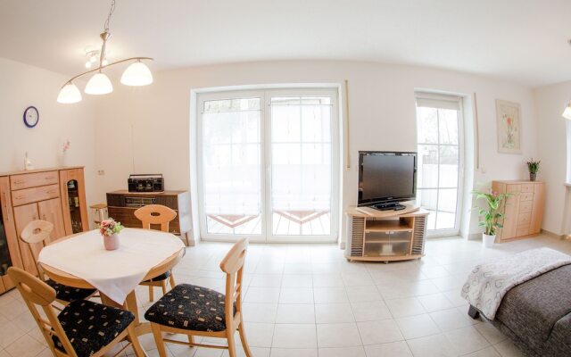 Bright Apartment With Balcony Outside the City Centre of Regensburg"