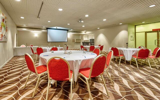 ibis Perth