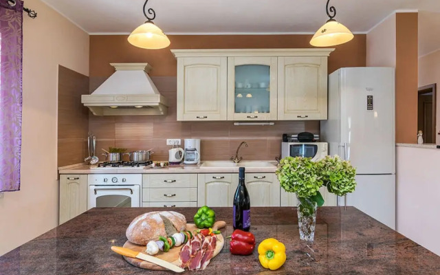 Villa Emanuel Comfortable Holiday Residence