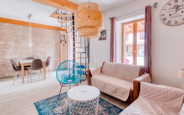 Modern Mansion in Tarn With Pool, Impressive Location