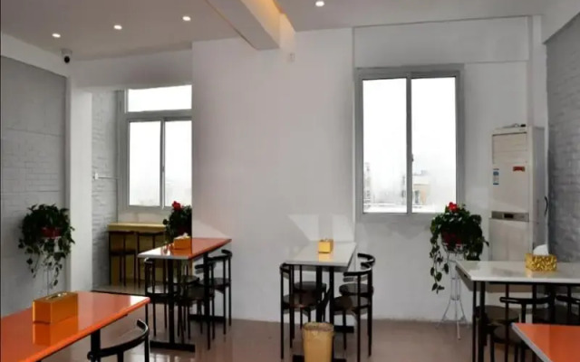 Shell Fuyang Renmin Middle Road Gulou Plaza Hotel