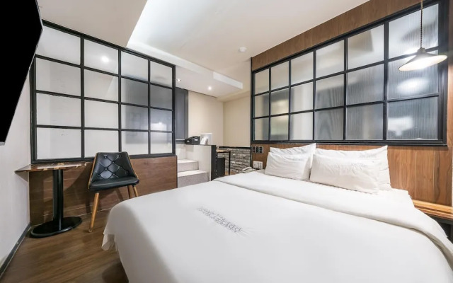 Busan Yonghodong Adena Hotel