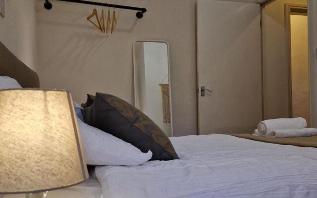 Spacious 1 Br Lincoln City Centre & Amenities, Free Parking