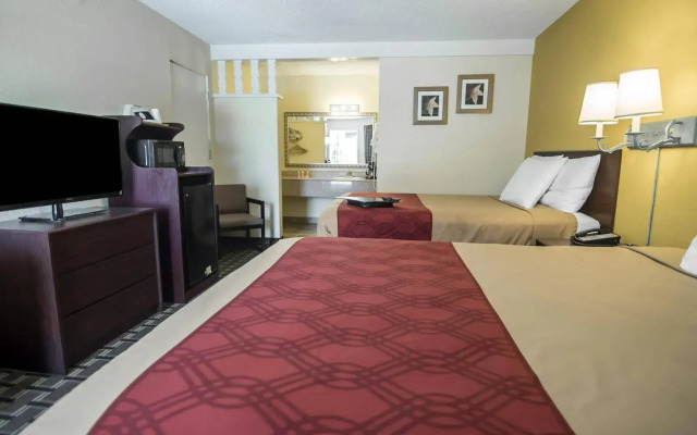 Super 8 by Wyndham Albuquerque Downtown