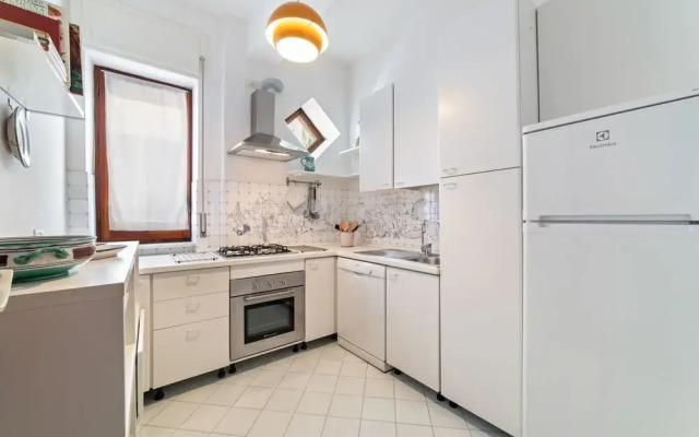 Vietri sul Mare Roomy Flat with Parking