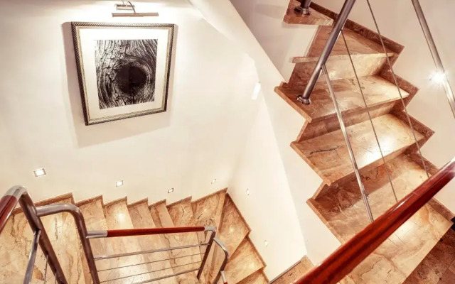 Estate Center Rooms Mokra