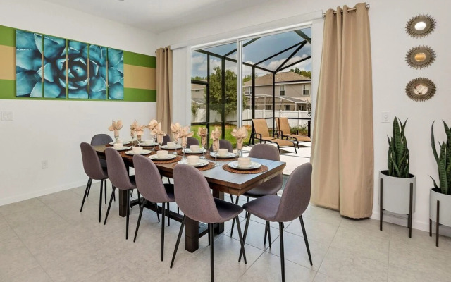 6BR Luxury Home - Private Pool Games Room