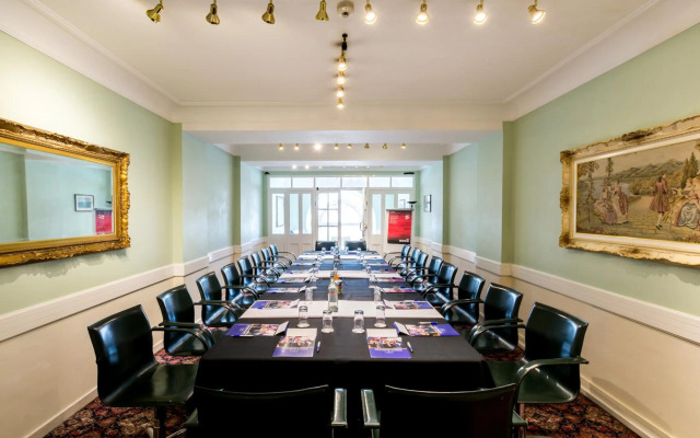 Britannia Adelphi Hotel