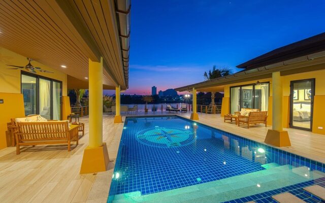 Luxury 5 Bedroom Villa nr to Beach - SRS