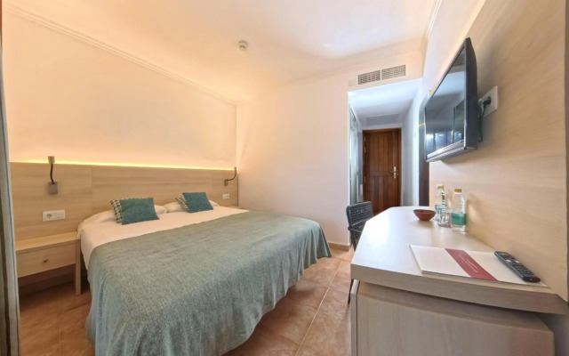 Hotel Playa Mondrago