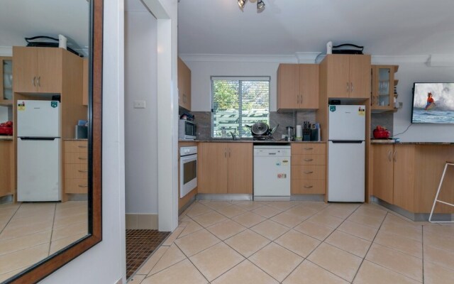 Sunset Towers, Unit 3/25 Donald Street