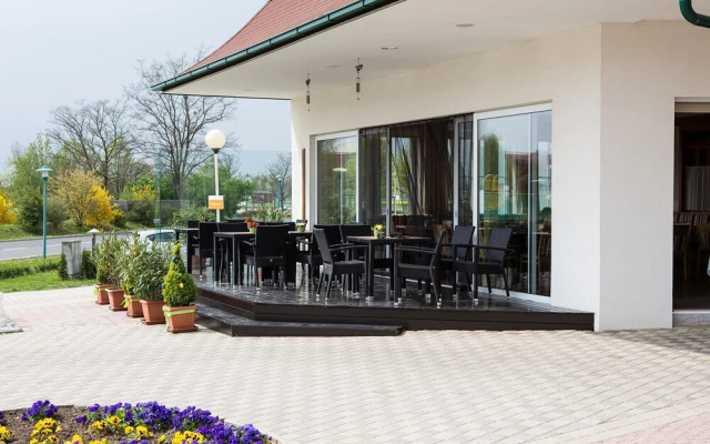 Thermenhotel Kurz