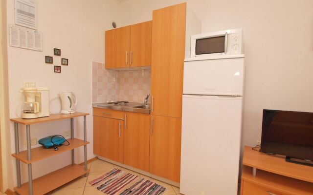 Apartment 21