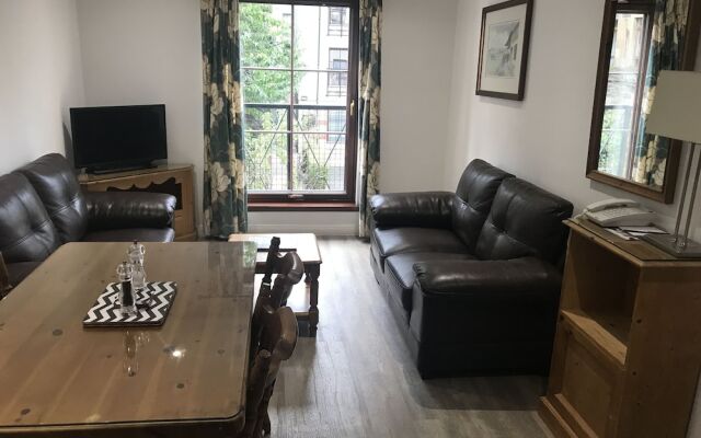 Fountain Court Apartments - Grove