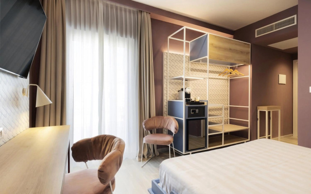 Adesso Hotel