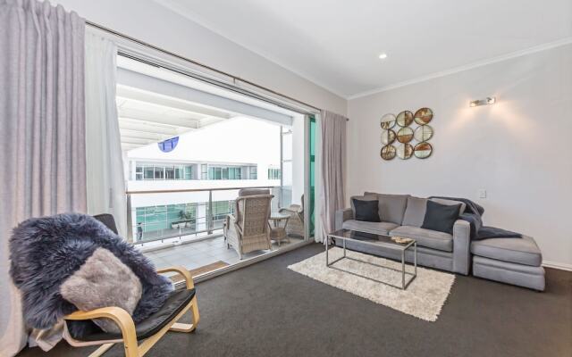 Princes Wharf 1BR Home Away From Home