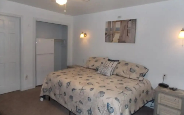 1302C St Thomas Square