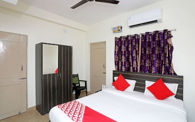 OYO 15084 Sai Lotus Residency