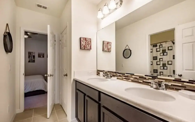 Fantastic 4 Bed 3 Bath Villa