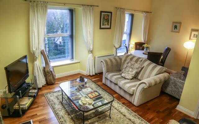 The Silver Teal Apt