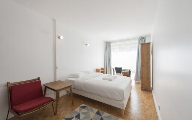 Luxembourg Gardens Hideaway