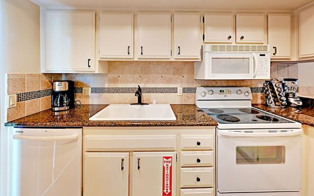 Los Coyotes - 2 Br Condo