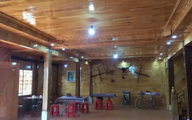 H'mong Home Mountain View