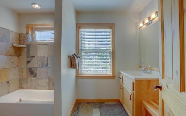 Hutson's Bridgeview **30 Day minimum**