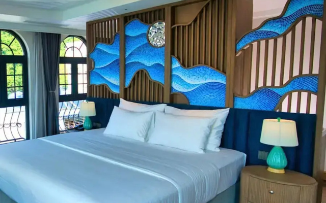 The Moon Boutique Hotel Cat Ba