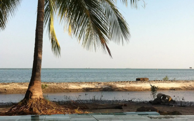 Lam Poh Beach Resort