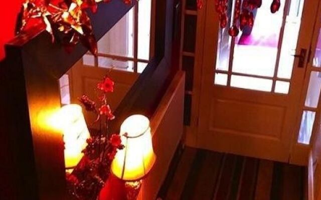 Delovely Hotel