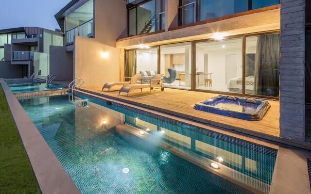 The Cloud Pool&Spa
