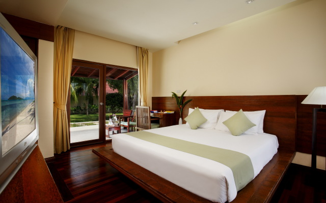 Centra by Centara Coconut Beach Resort Samui