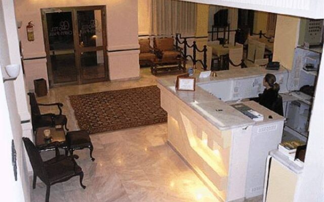Chris Paul Hotel