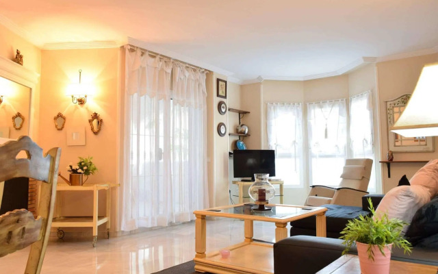 Apartamentos y Casas Serinamar Marbella