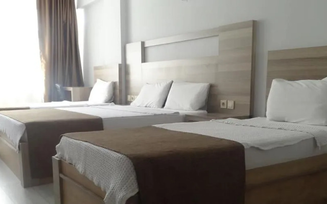 Renq Hotel