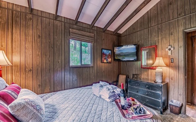 Innjoy - Two Bedroom Cabin