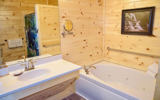 Mansion in the Sky - Eleven Bedroom Cabin