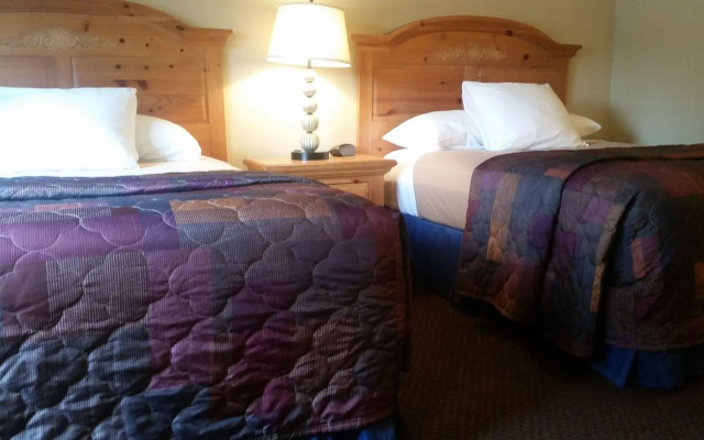 Lakeshore Inn & Suites