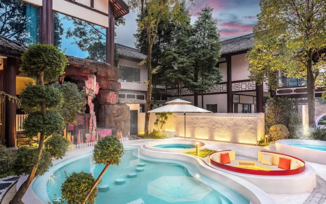 TELLUS. Qingchengshan Hot Spring Hotel
