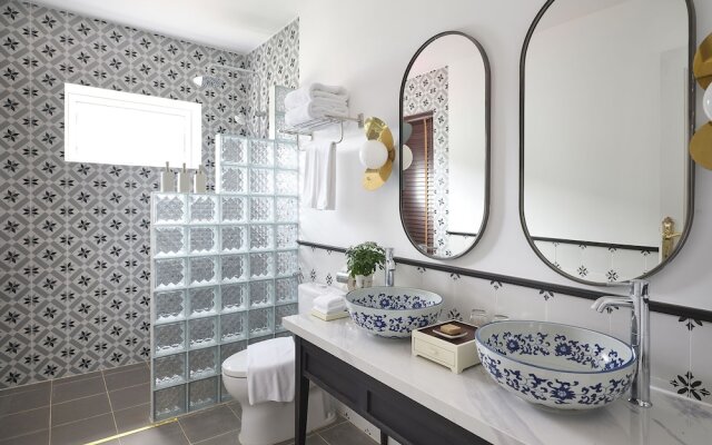 Golden Sun Hotel - Mangden