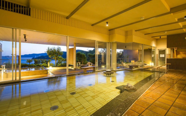 Toba Seaside Hotel