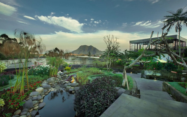 Sunsetfalls Gardens and Resort