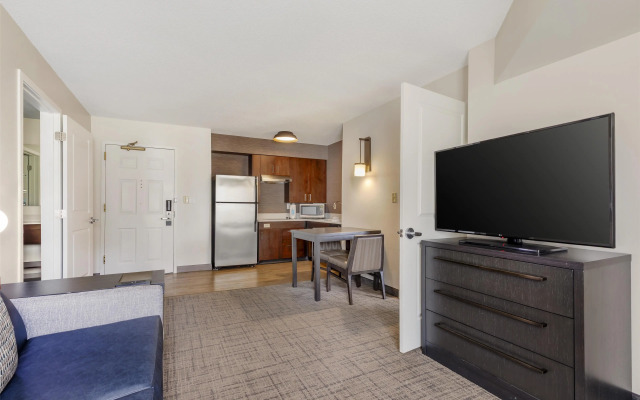 Sonesta ES Suites Fairfax Fair Lakes