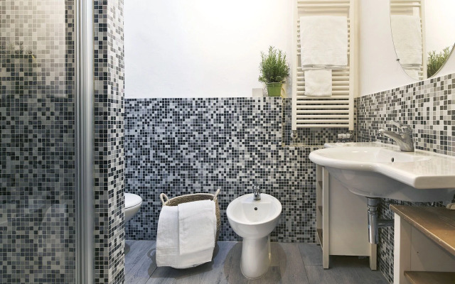 A Few Steps to The Duomo Beautiful 2BD Apt